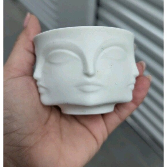 Jonathan Adler Dora Maar Condiment Bowl, White 2.25" Art Deco Faces - Picture 7 of 9